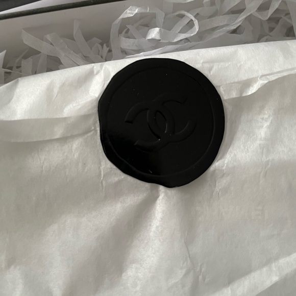 ✨Chanel Lotion and Extras (all shown) ✨ - Picture 8 of 11